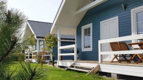 Отель By The Sea Lodges   Вжосово
